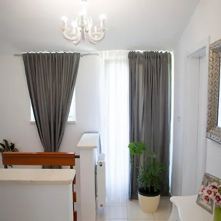 Batarelo Fully Air-conditioned *
