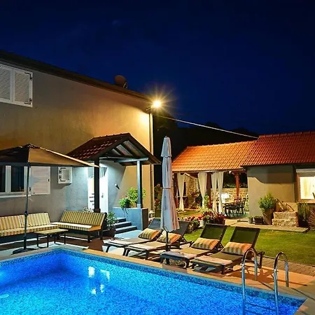 Villa Batarelo Fully Air-conditioned *