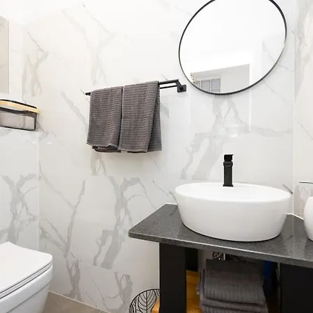 Batarelo Fully Air-conditioned Villa *